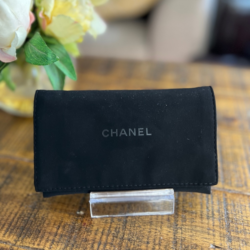 SOLD ❌ Chanel 19 Flap Card Holder & Dust Bag - Picture 11 of 12